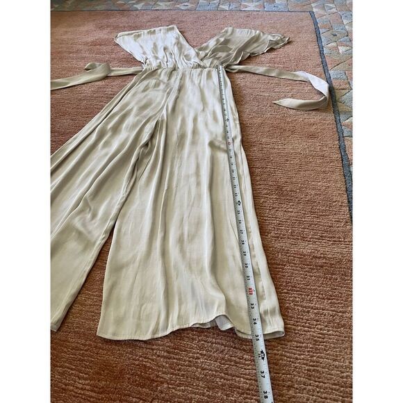 NWOT EXPRESS Satin Flutter Sleeve Culotte Jumpsuit champagne  Color Sz  XXS - Picture 6 of 11